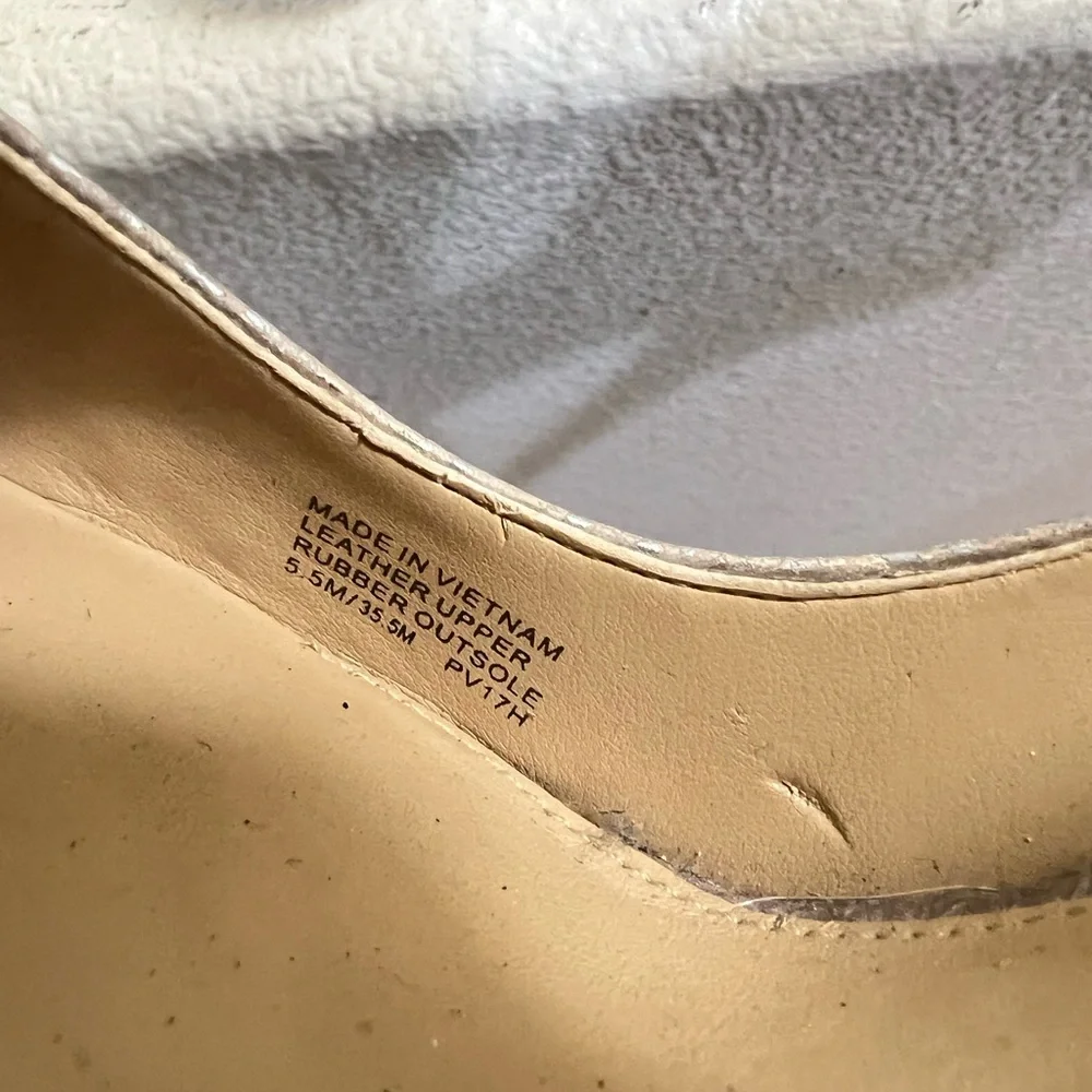 Michael Kors Nathalie Flex‎ High Pump Metallic Embossed Leather Silver Size 5.5